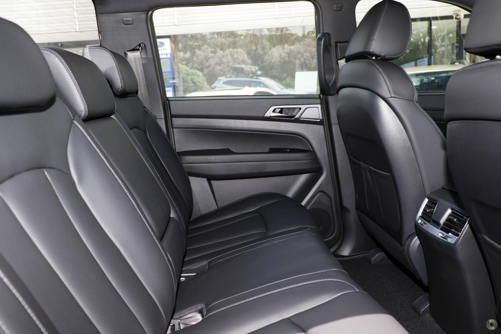 Ssangyong Musso image 2