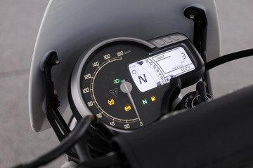 https://dvg-vehicle-assets.s3.amazonaws.com/SCRMXCWHITE/ab6li68h2alskv46lpq5t6q1a.jpg