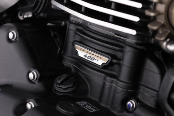 https://dvg-vehicle-assets.s3.amazonaws.com/SCRMXCWHITE/cyhryamfak7v6isoi2a48zb8r.jpg