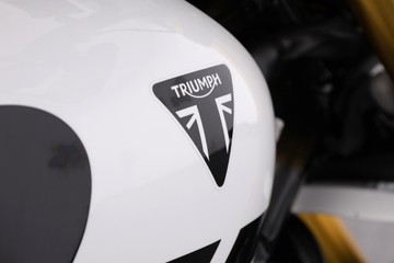 https://dvg-vehicle-assets.s3.amazonaws.com/SCRMXCWHITE/w3our6puw5mbujw9t6zzqv5.jpg