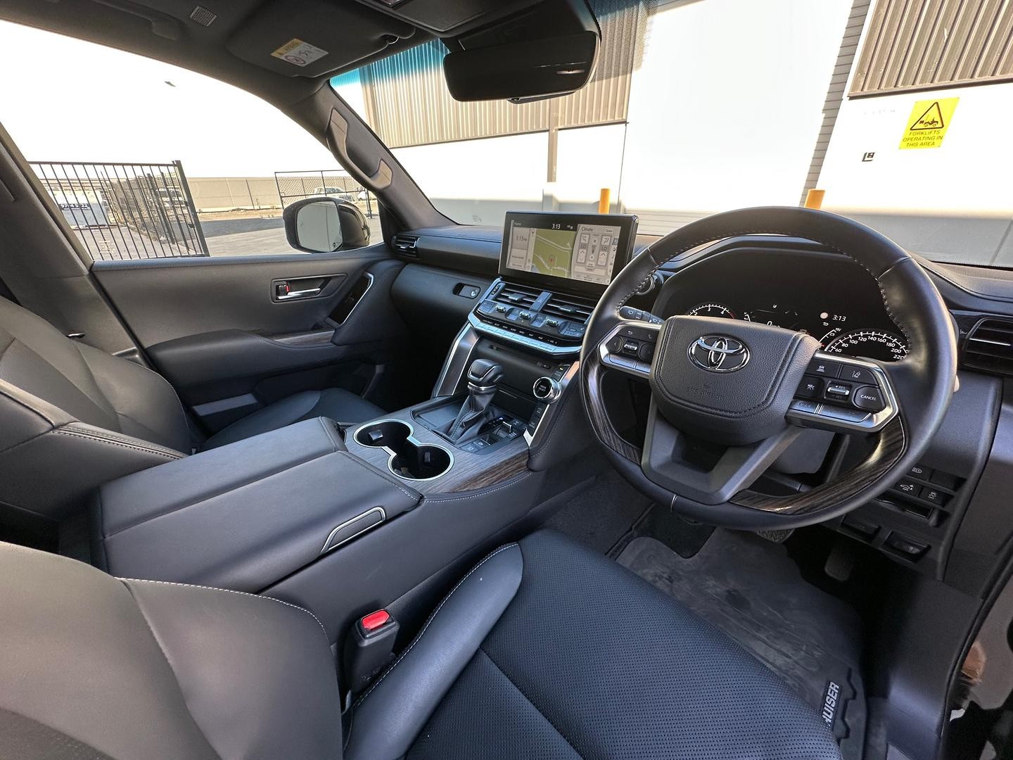 Toyota Landcruiser image 3
