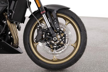 https://dvg-vehicle-assets.s3.amazonaws.com/TRIBLACK/187ifd6yxj3mbmeytjuo660k.jpg