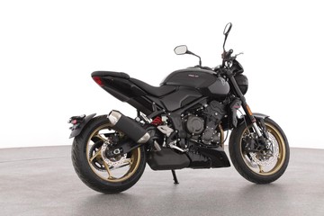 https://dvg-vehicle-assets.s3.amazonaws.com/TRIBLACK/6ztsxo4d77ncr9nzmkhkrxwq2.jpg