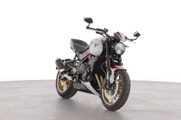https://dvg-vehicle-assets.s3.amazonaws.com/TRID800GREY/1fx6dqskv0ibrse38wy2a4qw8.jpg