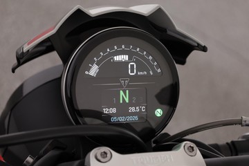 https://dvg-vehicle-assets.s3.amazonaws.com/TRID800GREY/b3gyvksdd7xk43xp3bfzytnei.jpg