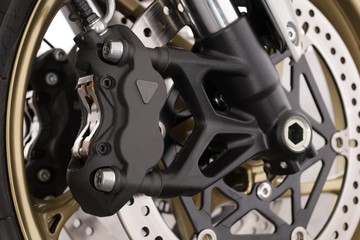 https://dvg-vehicle-assets.s3.amazonaws.com/TRID800GREY/dg2dmq6udb0k12y69jt2202wd.jpg