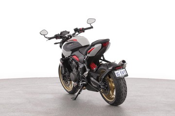 https://dvg-vehicle-assets.s3.amazonaws.com/TRID800GREY/dh5nqt17zfbahtd0l9pynmp7b.jpg