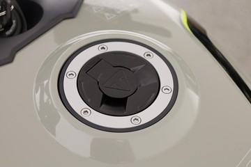 https://dvg-vehicle-assets.s3.amazonaws.com/TRIDENTGREY/736xs6cb9jbi439w0scyc0djy.jpg