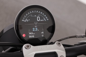 https://dvg-vehicle-assets.s3.amazonaws.com/TRIDENTGREY/9bk1h4in8b41vwe69x5zsnhuh.jpg
