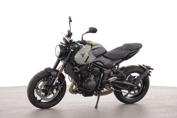 https://dvg-vehicle-assets.s3.amazonaws.com/TRIDENTGREY/asciguayzzqfxfwhb8k50jcgc.jpg