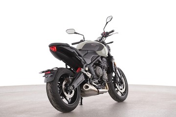 https://dvg-vehicle-assets.s3.amazonaws.com/TRIDENTGREY/av4aj2idg7tuuoakkx8m7zc7v.jpg