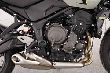 https://dvg-vehicle-assets.s3.amazonaws.com/TRIDENTGREY/dqu6sogmtfq8usdlc1nsslhqt.jpg