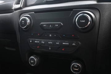 https://dvg-vehicle-assets.s3.amazonaws.com/U12841/3mkczs0sh2e1zq2qb7c3iyge7.jpg