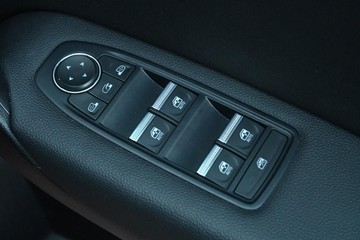 https://dvg-vehicle-assets.s3.amazonaws.com/U13827/a8zambr452nntzrjeg7nm542w.jpg