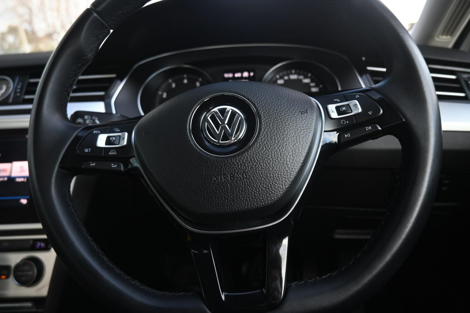 Volkswagen Passat image 4