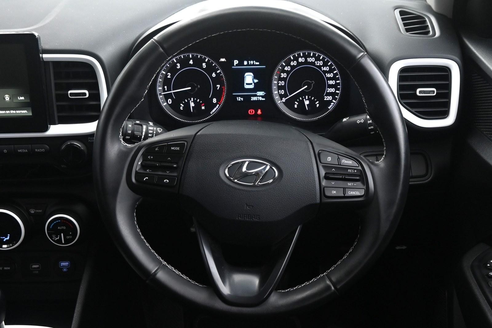Hyundai Venue image 4
