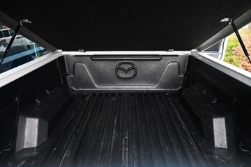 https://dvg-vehicle-assets.s3.amazonaws.com/U14125/a5l8s4c9401yzr8aiwlw35k0n.jpg
