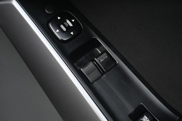 https://dvg-vehicle-assets.s3.amazonaws.com/U14125/c4ls2p18nhvh8im7v7t6k8u80.jpg