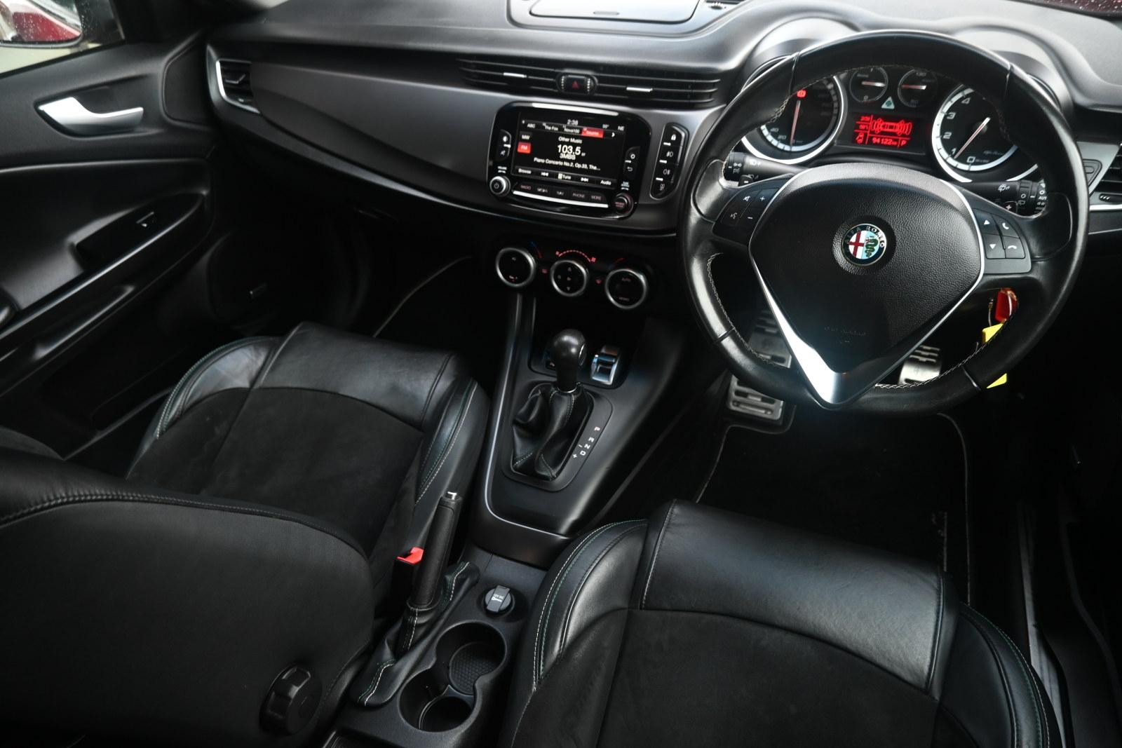 Alfa Romeo Giulietta image 3