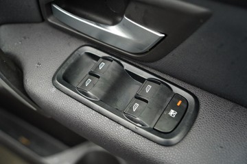 https://dvg-vehicle-assets.s3.amazonaws.com/U14208/8g29jpqwrxr4o47gnucfqj44a.jpg