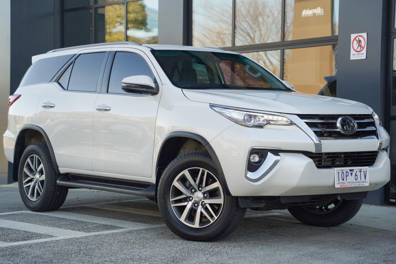 Toyota Fortuner image 1