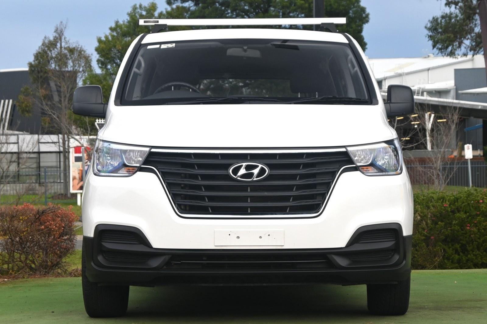 Hyundai Iload image 2