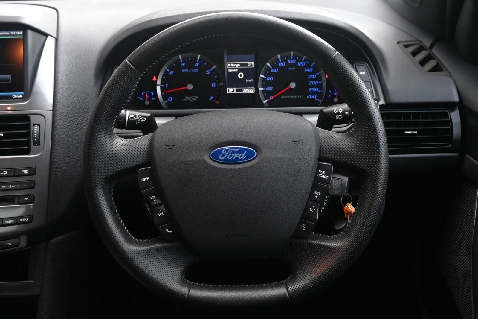 Ford Falcon image 4