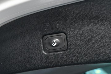https://dvg-vehicle-assets.s3.amazonaws.com/U14341/do8x6245g5v1rw9rbc5vydq21.jpg