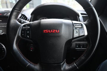 https://dvg-vehicle-assets.s3.amazonaws.com/U14414/e7lls2po9rwzcuxpxx7xn532t.jpg