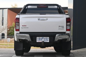 https://dvg-vehicle-assets.s3.amazonaws.com/U14414/eszar4atecim7mmhqeklyychj.jpg