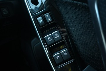 https://dvg-vehicle-assets.s3.amazonaws.com/U14439/2e1l8qqzcbaqqlza530w03tjt.jpg