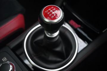https://dvg-vehicle-assets.s3.amazonaws.com/U14646/7dg4pc8w104dfuuj108c6ac48.jpg