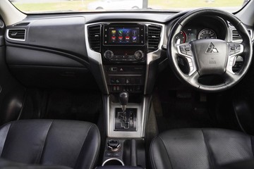 https://dvg-vehicle-assets.s3.amazonaws.com/U14764/1co2qyt0g3wvp7gfdxjynx8wy.jpg