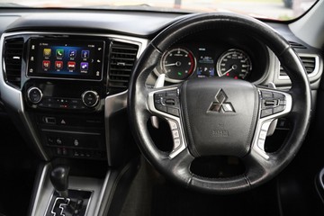 https://dvg-vehicle-assets.s3.amazonaws.com/U14764/4y3kara2yvv7rhot0fkhvo680.jpg