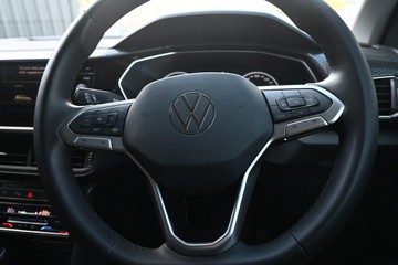 https://dvg-vehicle-assets.s3.amazonaws.com/U14830/4xl5duy9bvarmfw2h9t4ml333.jpg
