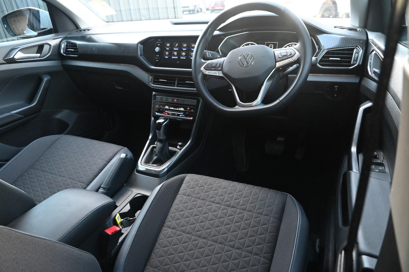 Volkswagen T-cross image 3