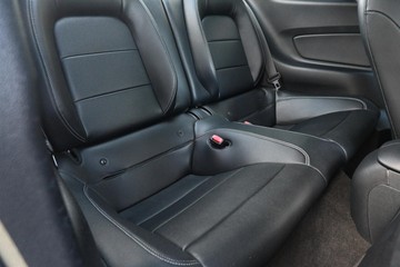 https://dvg-vehicle-assets.s3.amazonaws.com/U14900/2p4j5yrty5w9bq1mhsqp3yyw1.jpg
