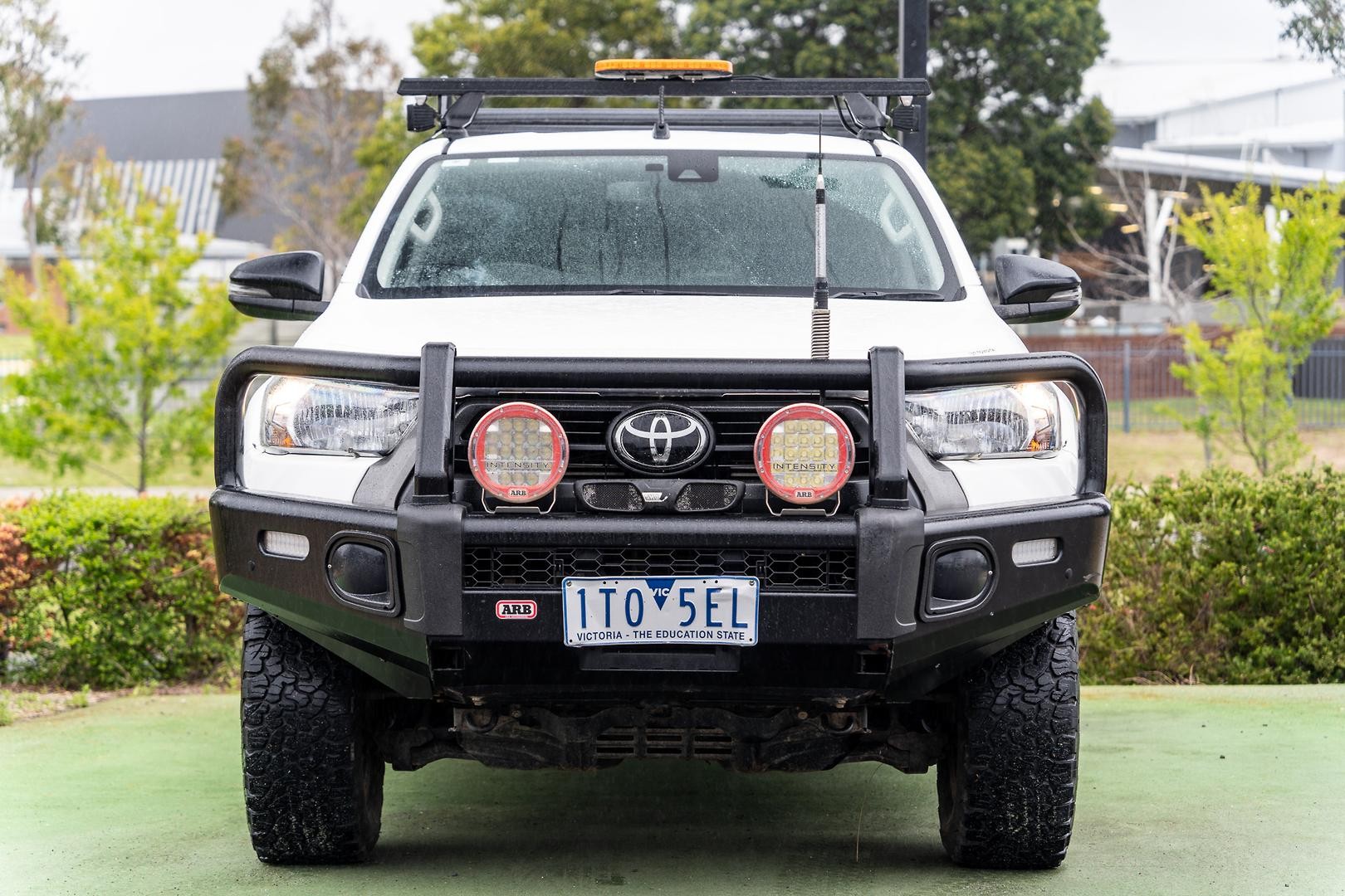 Toyota Hilux image 2