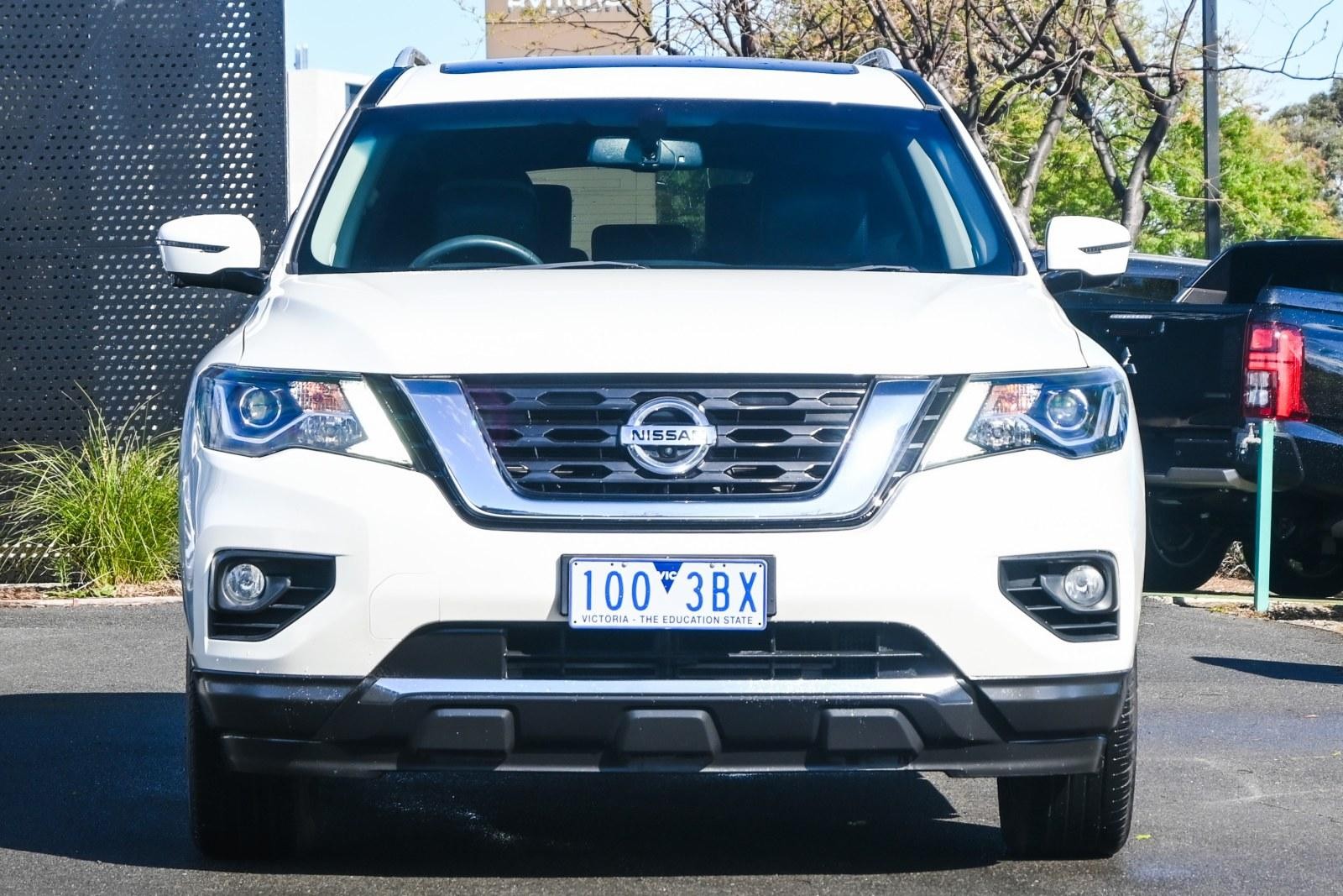 Nissan Pathfinder image 2