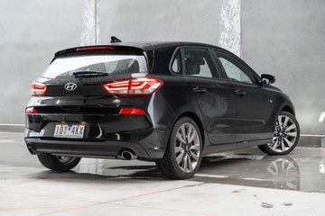https://dvg-vehicle-assets.s3.amazonaws.com/U14993/8yiy87cmi9n5gxmred2v93x2o.jpg