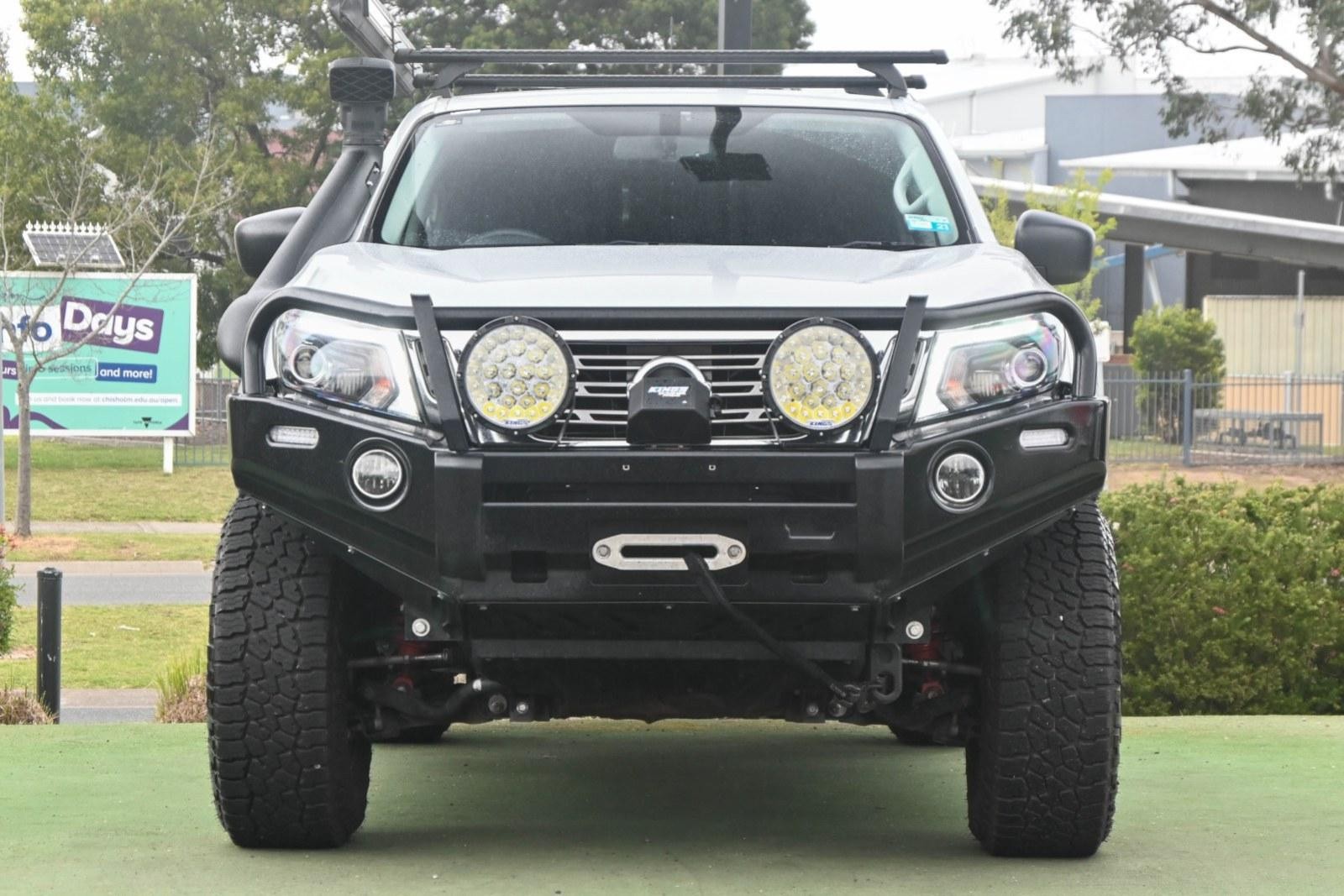 Nissan Navara image 2