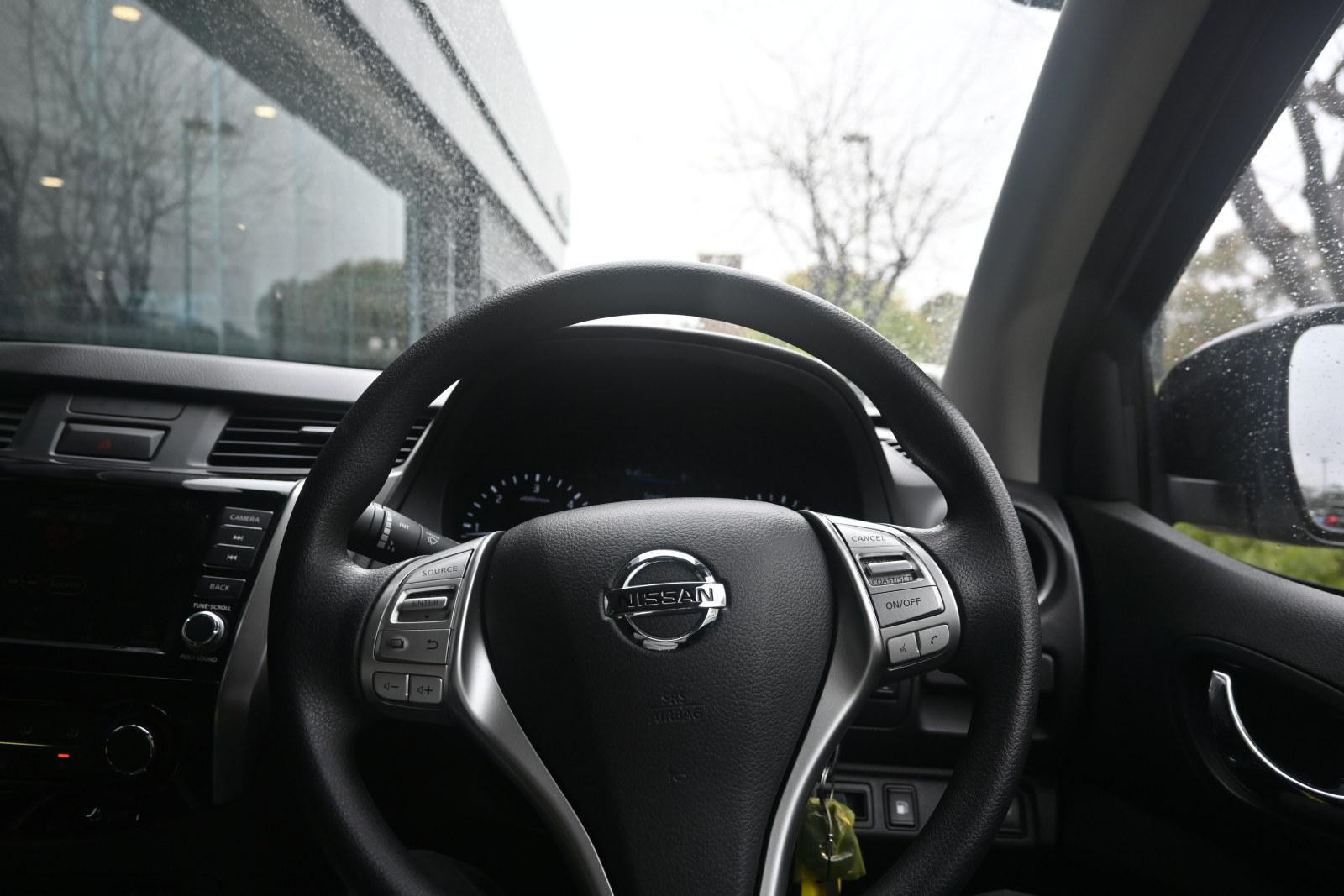 Nissan Navara image 4