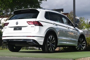 https://dvg-vehicle-assets.s3.amazonaws.com/U15066/668hwu1dizzzkcagk83ih99r2.jpg