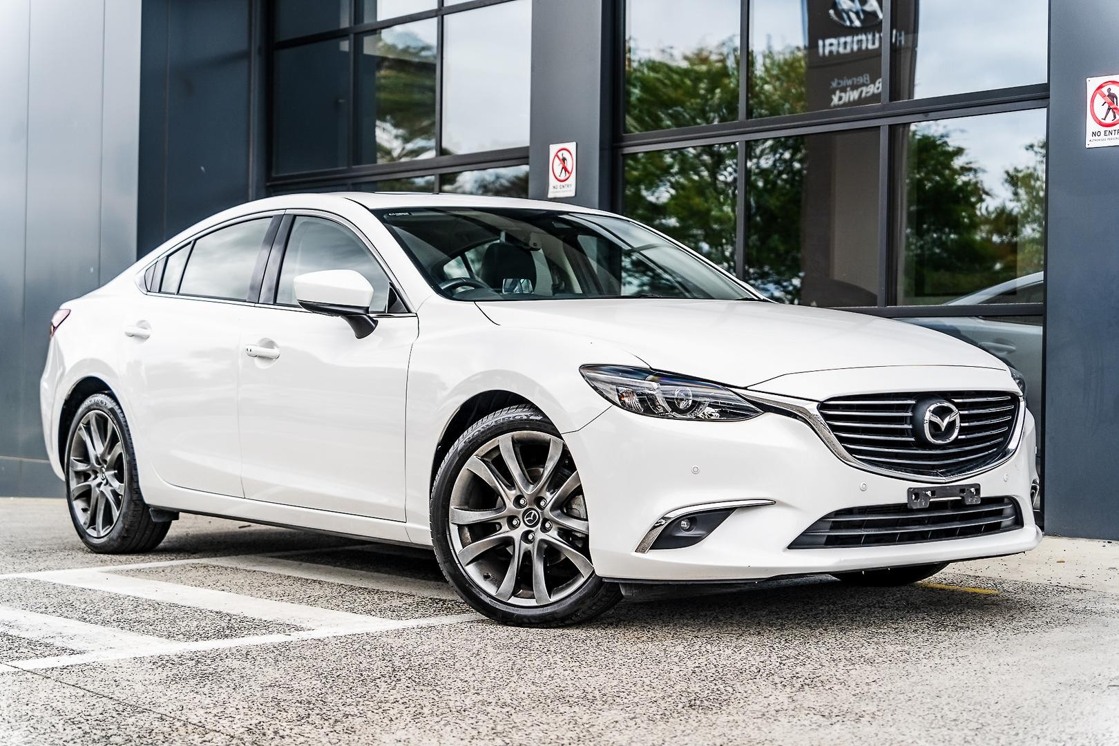 Mazda 6 image 1