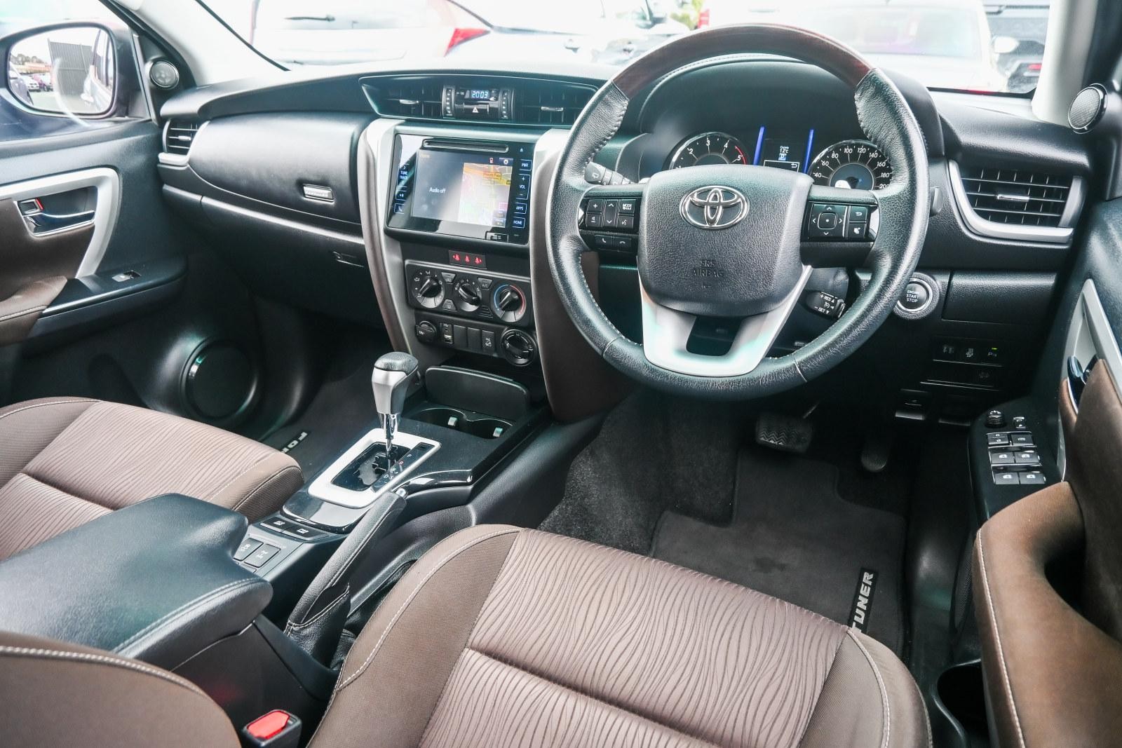 Toyota Fortuner image 3