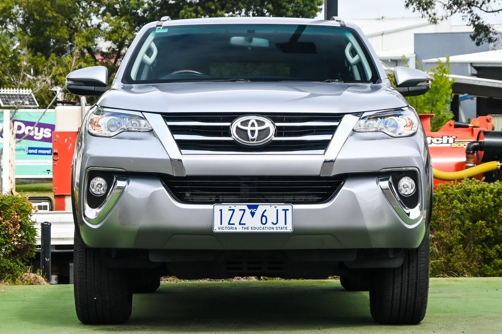 Toyota Fortuner image 2