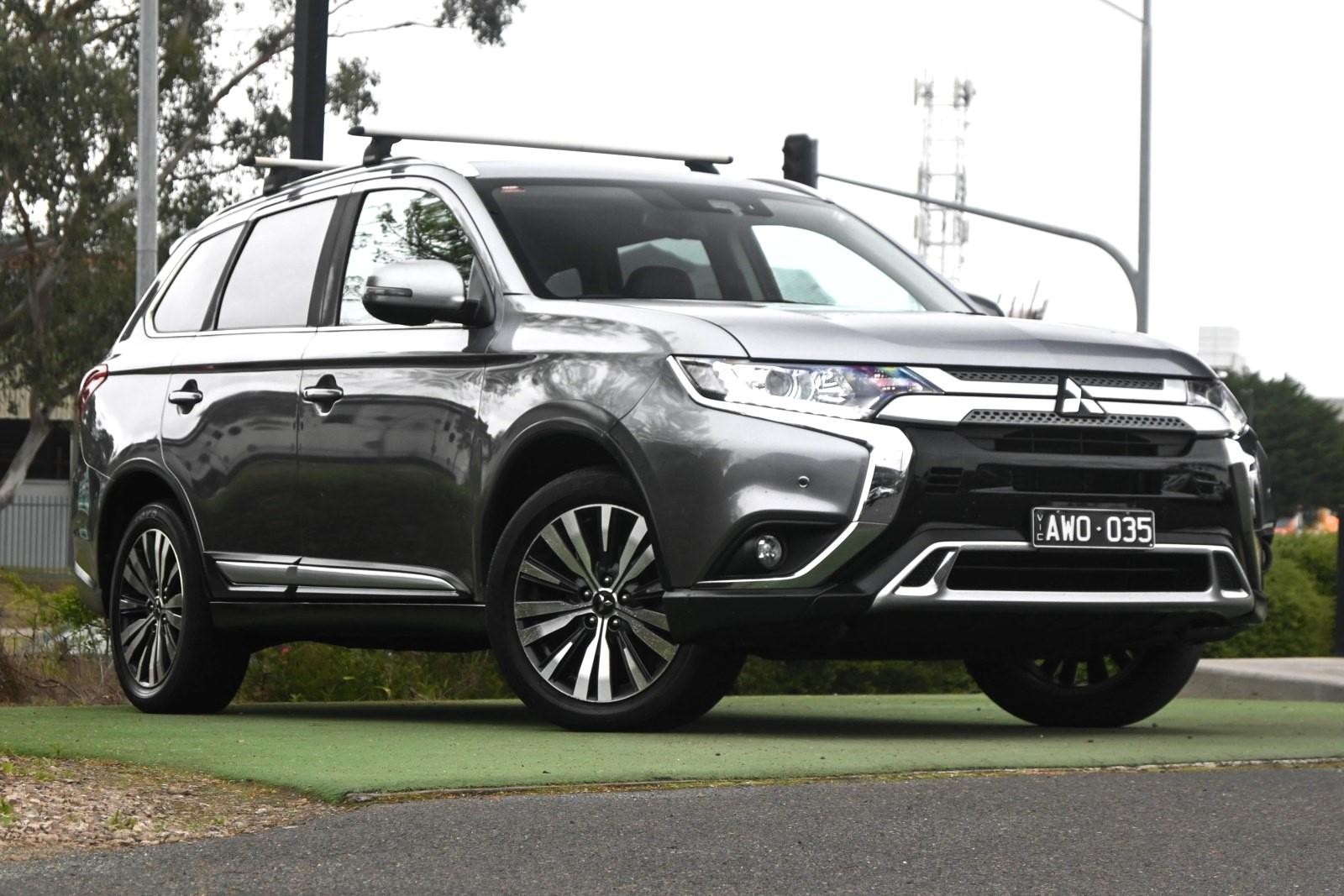 Mitsubishi Outlander image 1