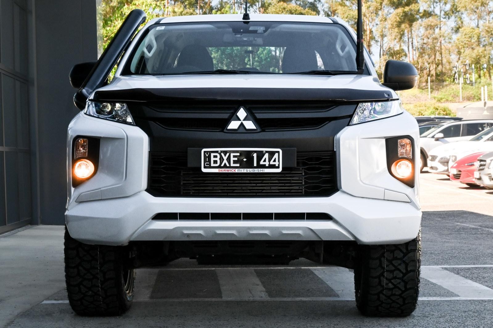 Mitsubishi Triton image 2