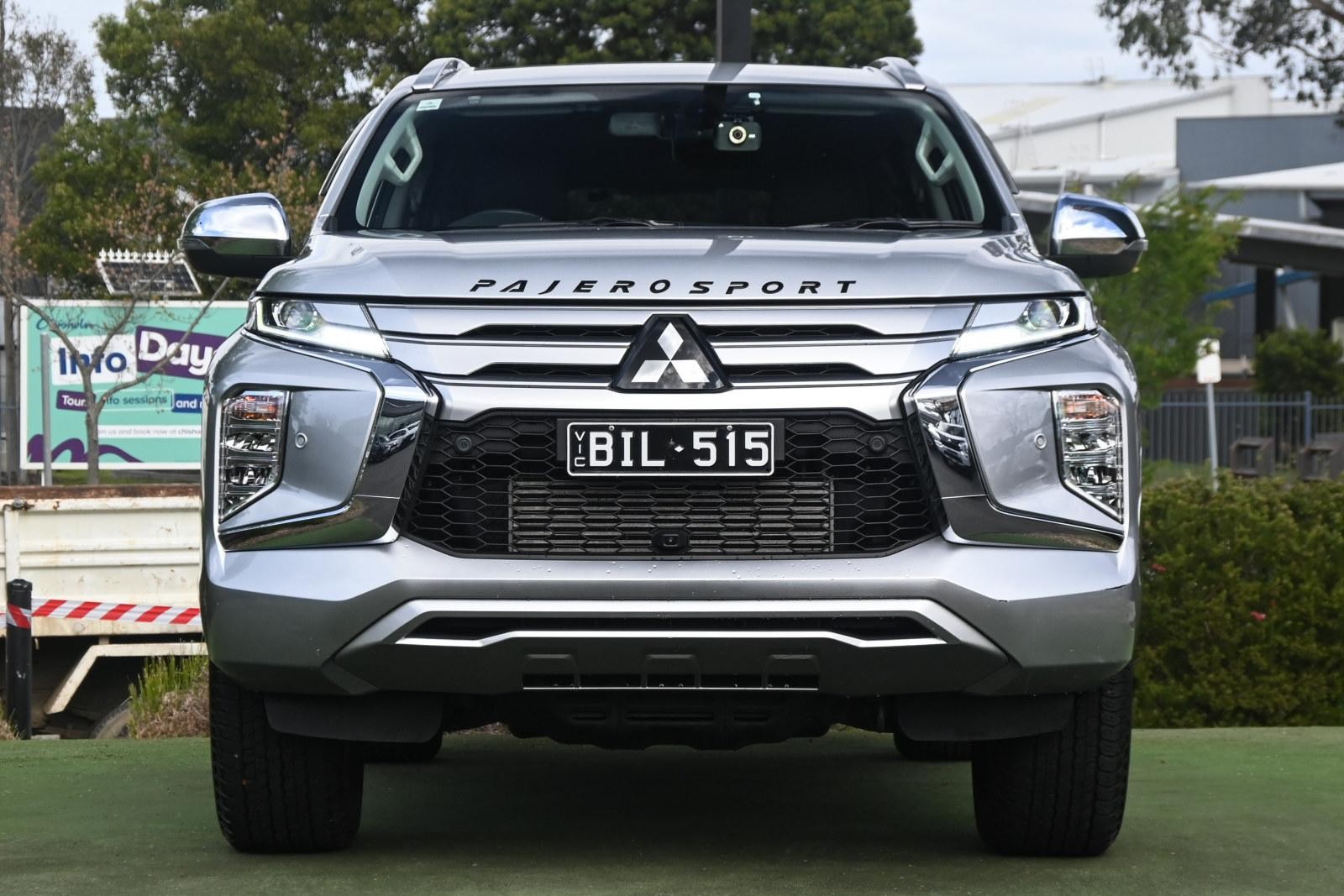 Mitsubishi Pajero Sport image 2