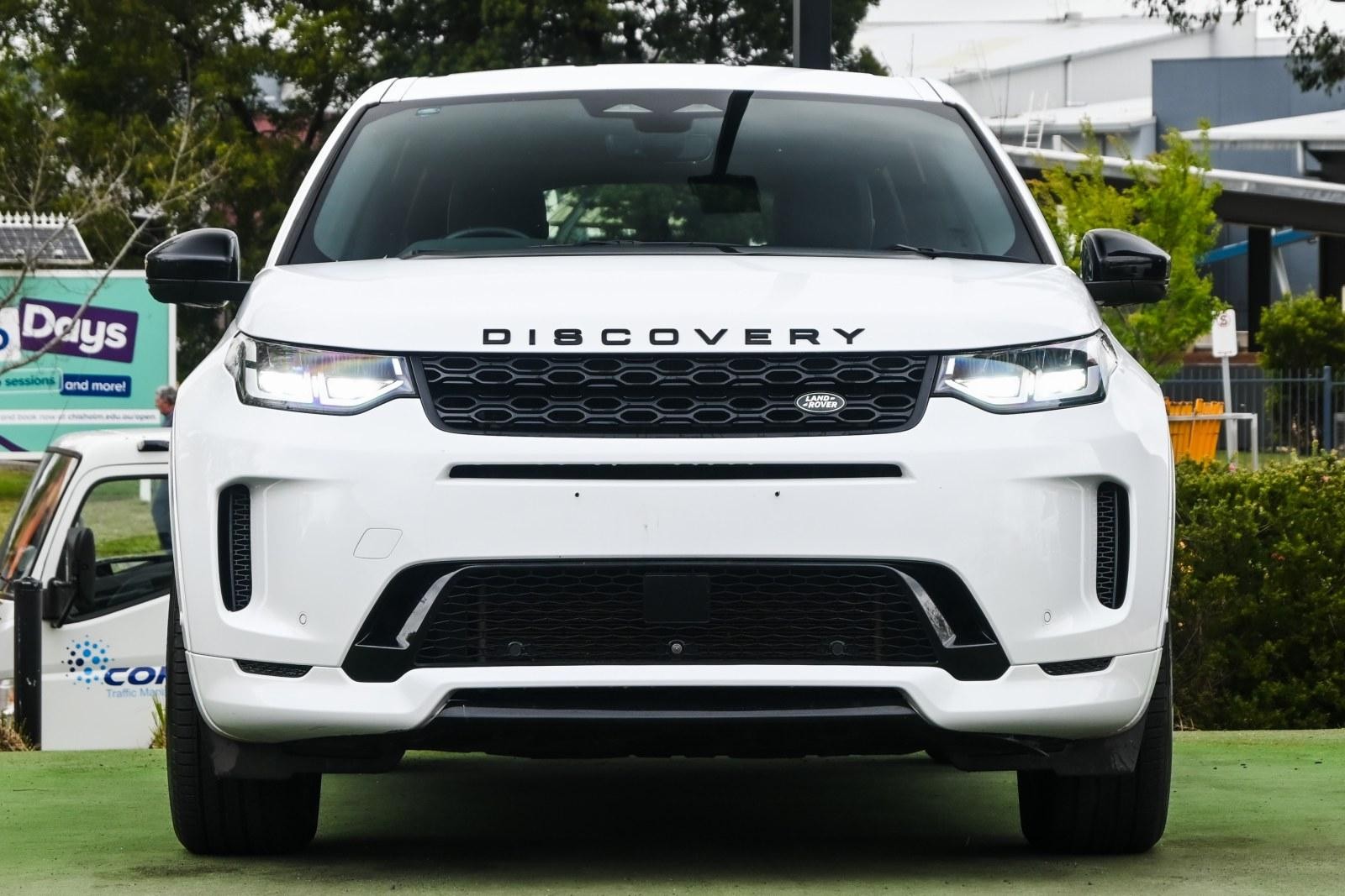 Land Rover Discovery Sport image 2